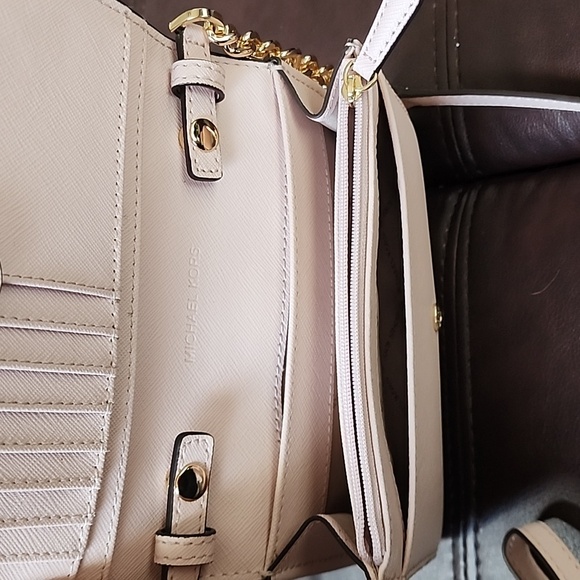 Michael Kors Jet set 3 in 1 crossbody purse - Picture 6 of 7